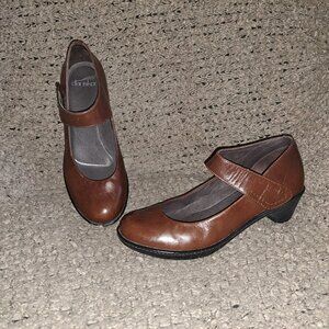 DANSKO- Bess-Brown Kidskin Leather Mary Janes-Sz 38/7.5-Excellent